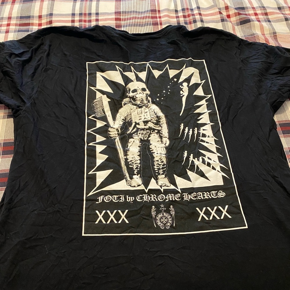 Men’s chrome hearts skull tshirt size XL worn once